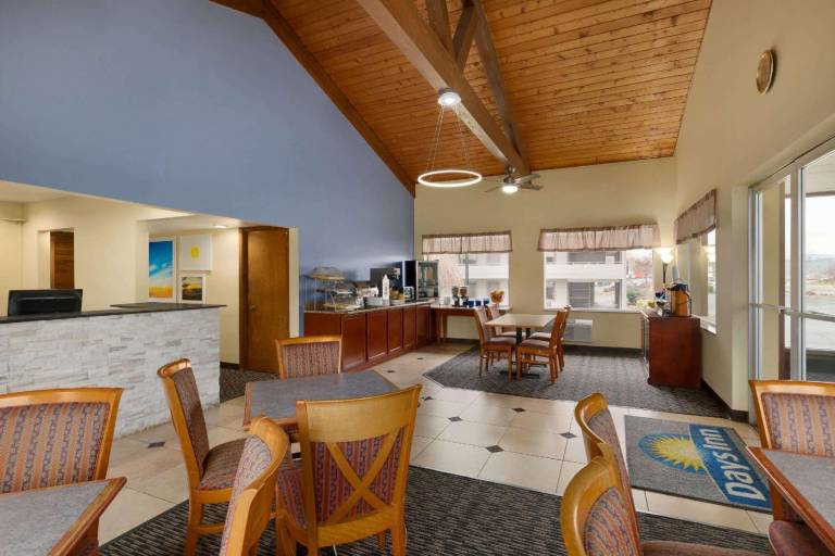 Days Inn by Wyndham Oak Ridge Knoxville — photo 2