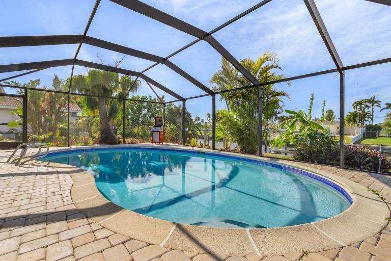 Family-friendly ample vacation home with barbecue & private pool | Pets allowed in Cape Coral, FL