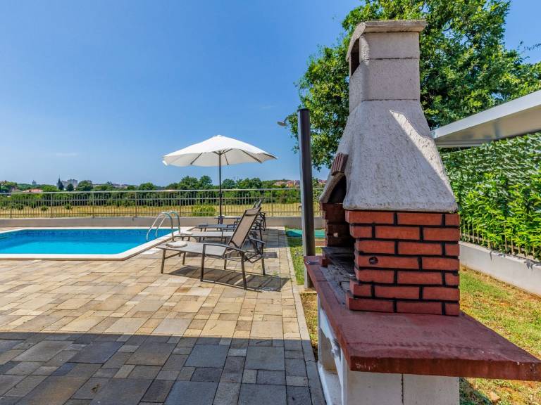 Vacation home with yard, patio & private pool — photo 5