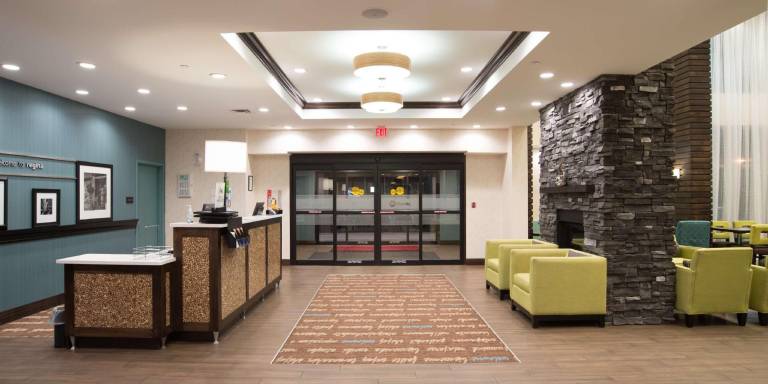 Hampton Inn & Suites by Hilton Regina East Gate — photo 2