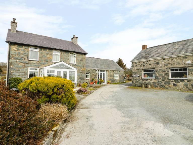Cabin  Bryncir