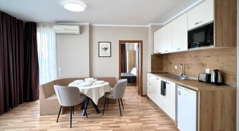Nice serviced apartment with pool, terrace & yard | Next to the beach | Good for workation | Pet-friendly — photo 4