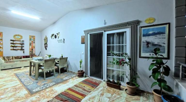 Apartment with terrace, grill & garden — photo 4
