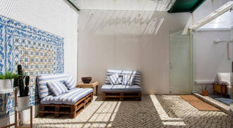 Apartment with terrace & garden — photo 4