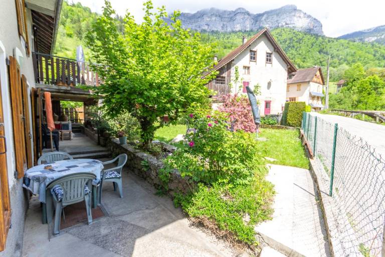 Gite with patio & garden | Pets allowed — photo 2