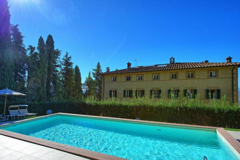 Villa with private pool, patio & barbeque — photo 4