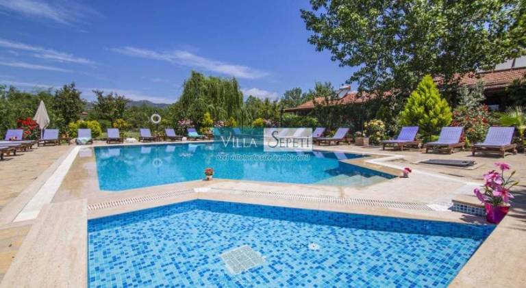 Pleasant villa with jacuzzi, barbecue & patio | Dogs allowed — photo 4
