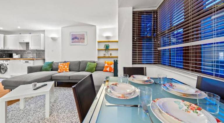 Harbour Suite Luxury Central 3BR House By AltoLuxo Short Lets Serviced Accommodation With Free Wifi — photo 3