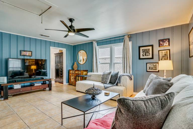 Family Pet Friendly Fort Worth Home Near TCU