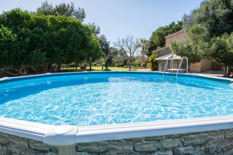 Family-oriented vacation home with pool, patio & barbecue | Garden view | Good for workation | Pets are welcome in Manacor