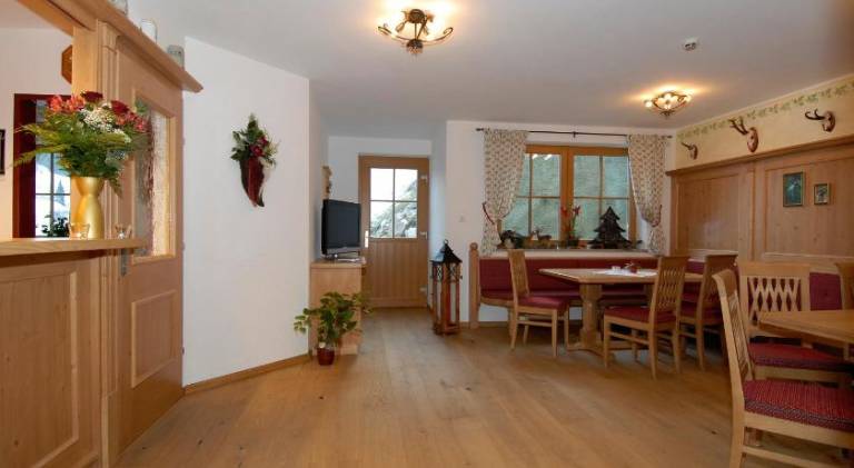 Rental apartment with patio, yard & sauna — photo 4