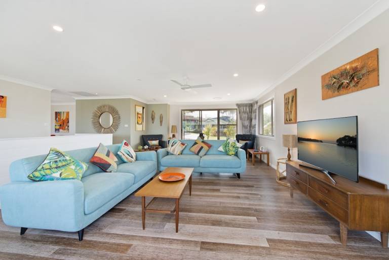 House Lake Cathie