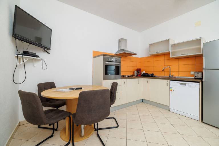 Nice holiday apartment with patio & barbeque | Sea view | Dogs allowed — photo 4