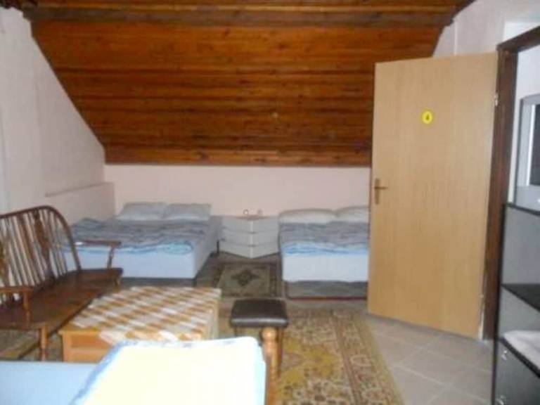 Prenočišče z zajtrkom Brinjani