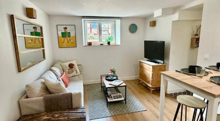 Holiday apartment with garden & patio in Touques