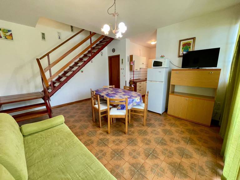 Family-oriented villa with pool & yard | Pool view | Close to the beach | Pets allowed — photo 4