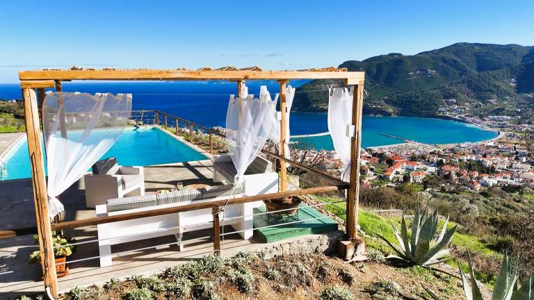Villa with private pool, yard & barbecue — photo 2