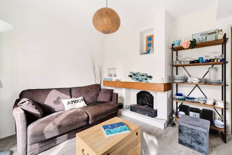 Rental apartment with patio — photo 3