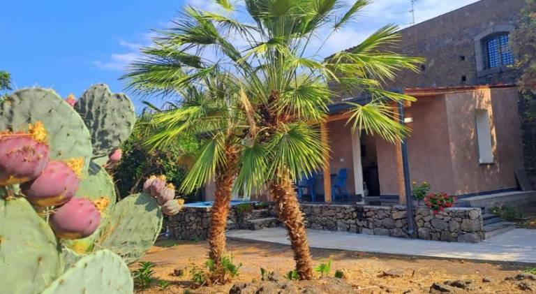 Apartment with yard, private pool & patio | Pet-friendly in Aci Castello