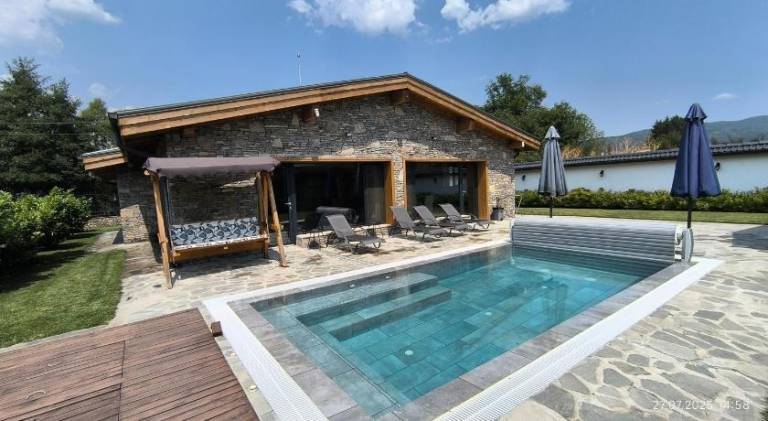 Villa with yard, terrace & grill — photo 3