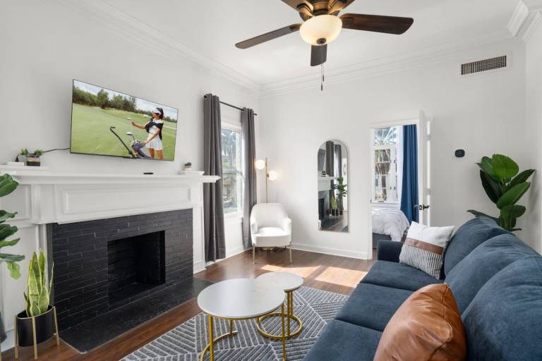 Modern Apartment in the Heart of Phoenix 7