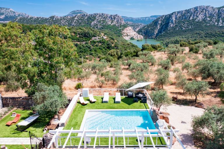Country House by the Lake with Heated Private Pool, Lake & Mountain Views, Garden in Dorgali