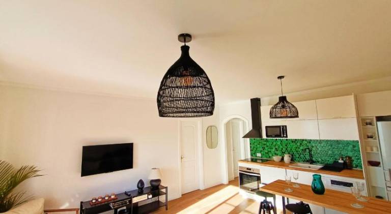 Fully equipped rental apartment with private pool, terrace & yard | Dogs allowed — photo 4