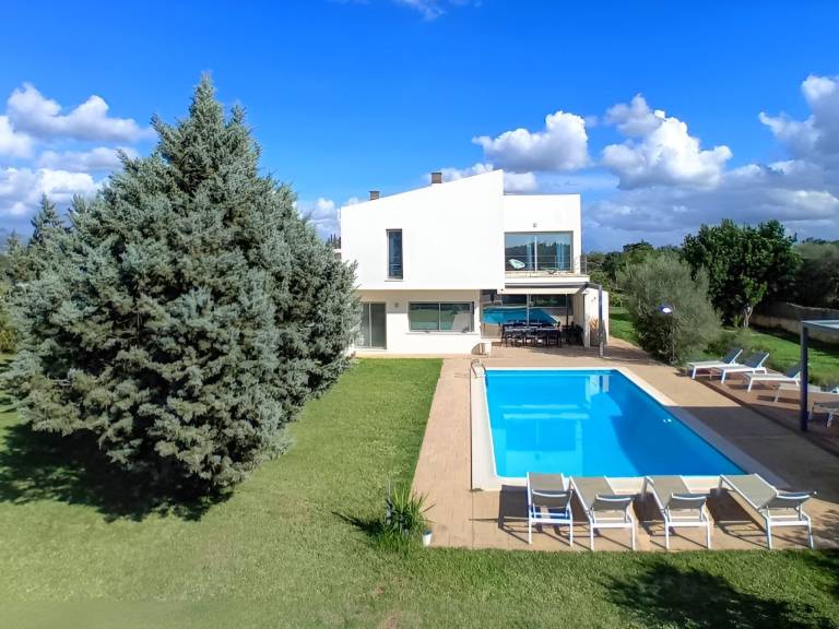 324 m&sup2; Ferienhaus