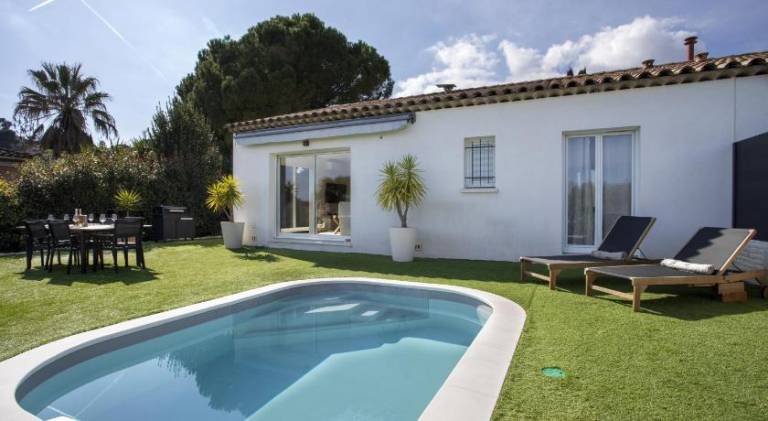 Villa with private pool, garden & patio in Valbonne