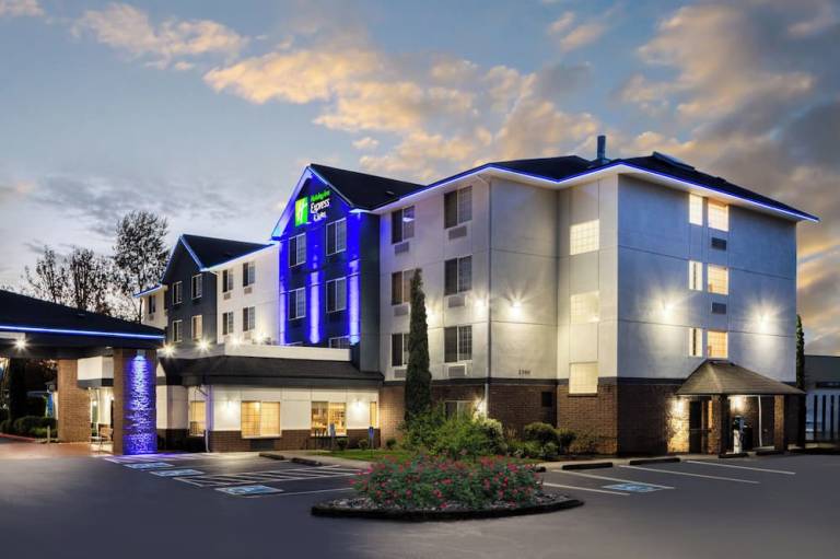 Holiday Inn Express Hotel & Suites Portland Jantzen Beach by IHG