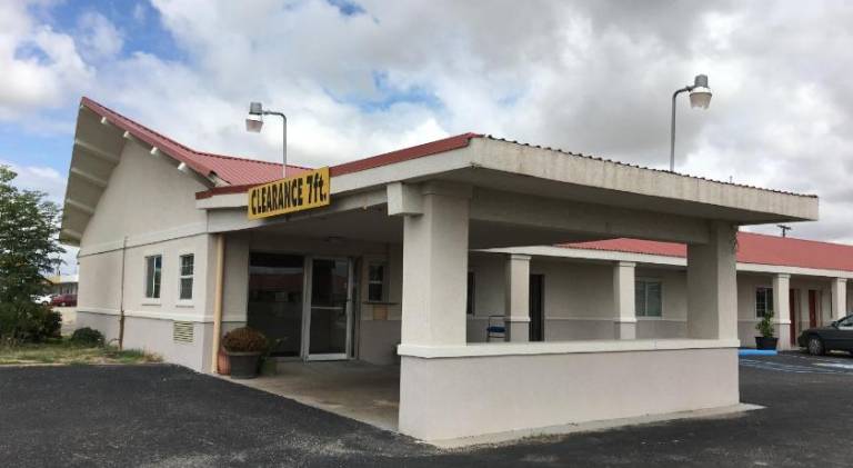 Budget Inn — photo 5