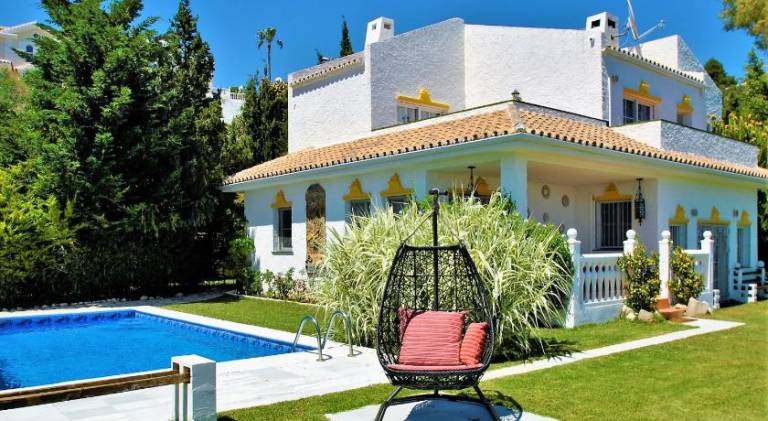 Holiday villa in 10 min from Fuengirola beach with sea views pool BBQ parking WiFi aircon big garden — photo 4