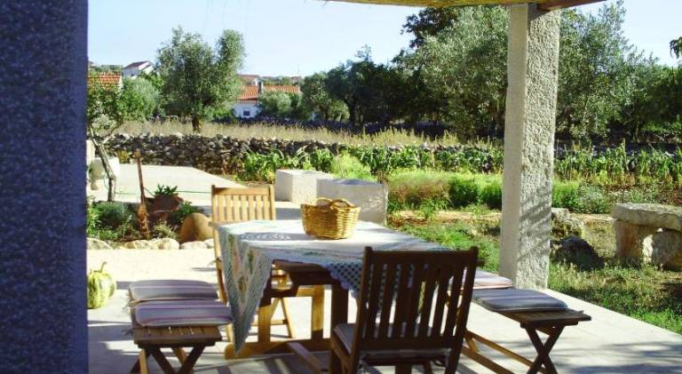 Vacation home with barbeque, terrace & yard | Pet-friendly — photo 5