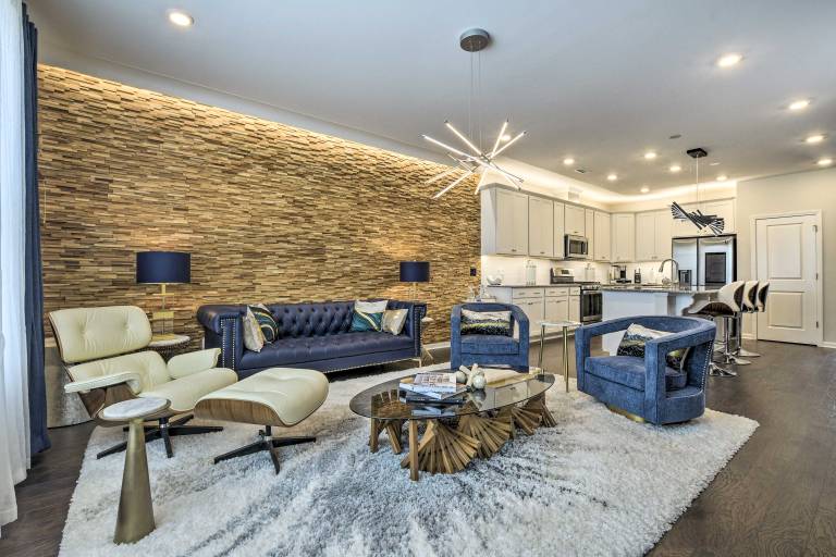 Sleek Durham Townhome Near Dtwn w/ Balcony! — photo 4