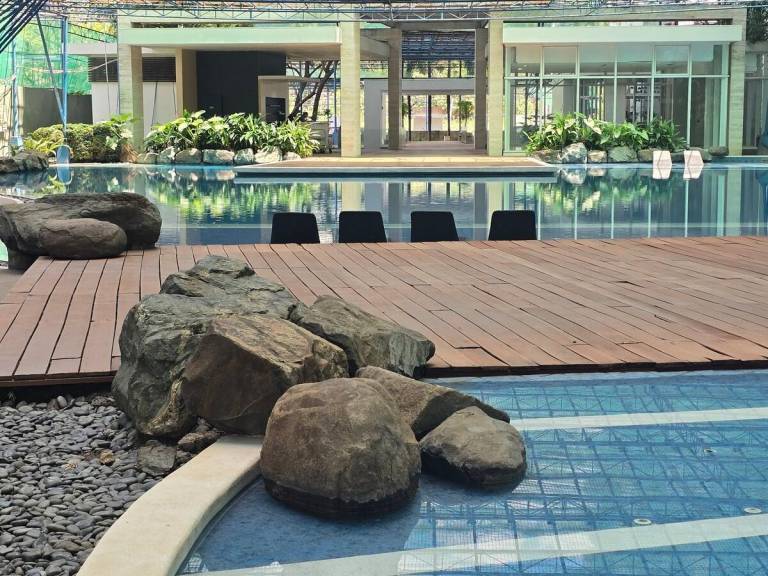 Holiday apartment with pool & yard — photo 4