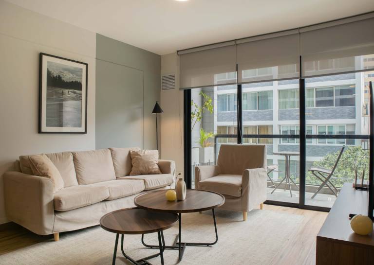 w Perfect 3BR w balcony in Premium Miraflores