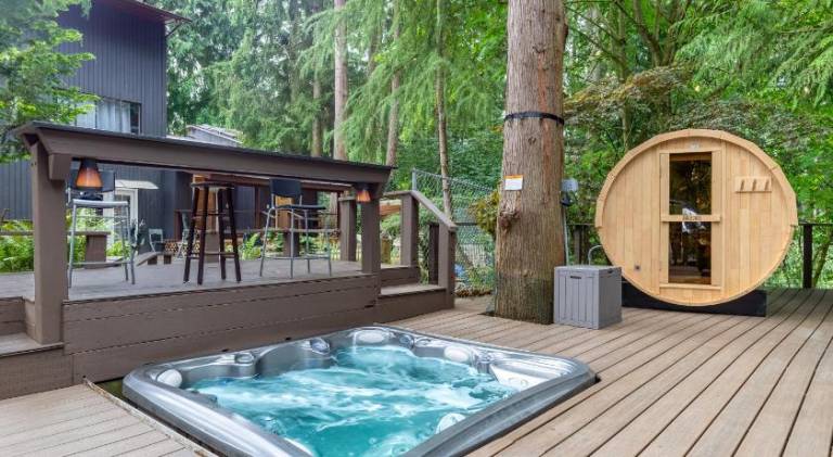 Garden Suite Two Bedroom with Hot Tub Sauna Outdoor kitchen and Game Room in Everett, WA