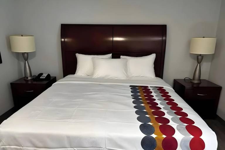 Clemmons inn and suites — photo 4