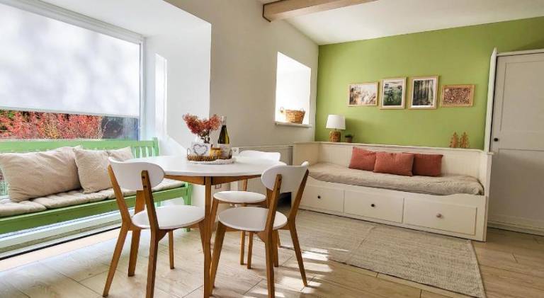 Pleasant apartment with patio, garden & grill | Pets are welcome in Plzen