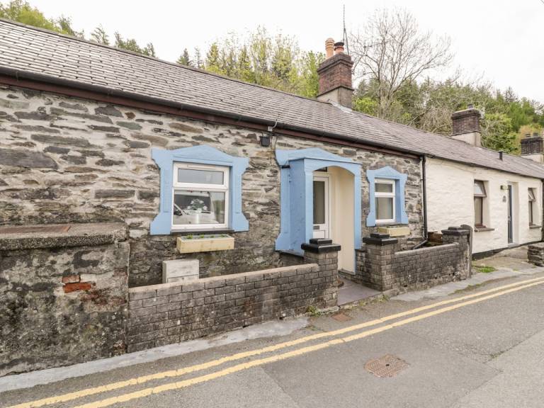 Cottage  Tregarth