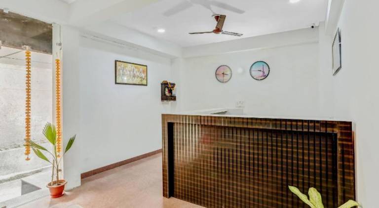 Hotel Aditya Residency Sector 64 Noida Nearby Aadarsh Pariksha Kendra — photo 2