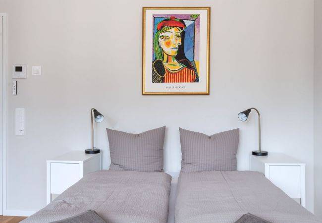 BS Picasso IV Marktplatz HITrental Apartment