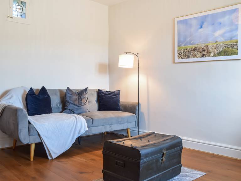 Child-friendly charming cottage with yard | Pet-friendly — photo 4
