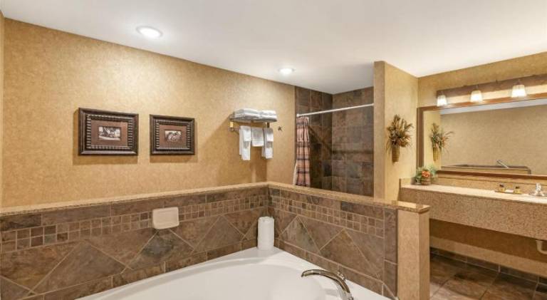 Best Western Plus Kelly Inn & Suites — photo 5