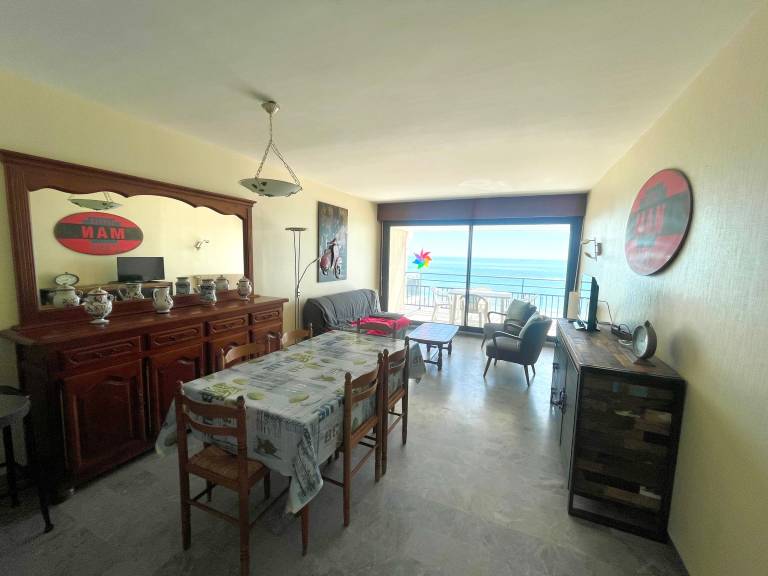 Oceanfront T3 Apartment: Balcony, Sea Views, Central Beach Location, les Sables d'Olonne — photo 3