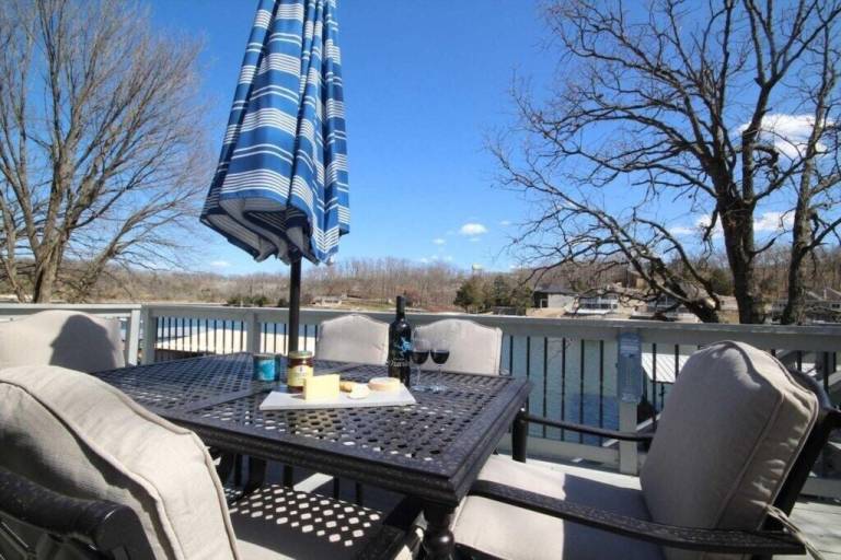 Cabin Lake Ozark
