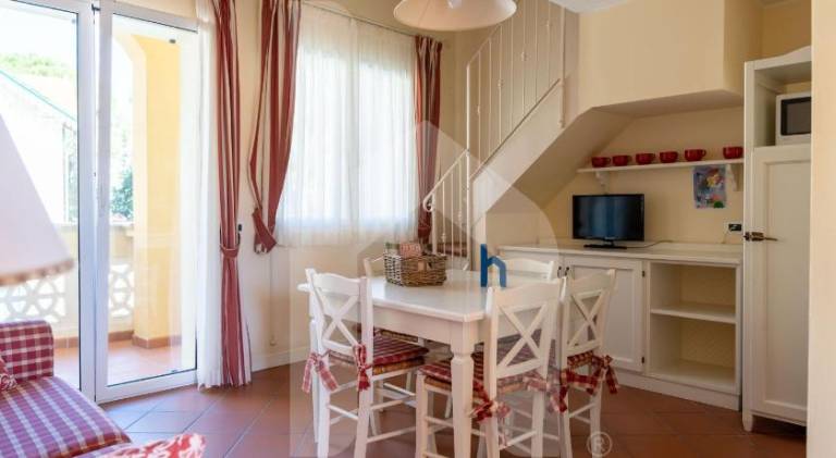 Wonderful serviced apartment with pool, yard & terrace | Close to the beach | Suitable for remote work | Pets are welcome — photo 2