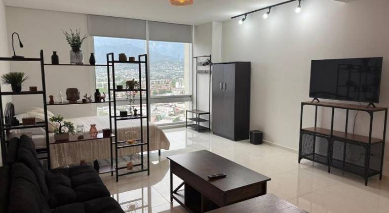 Apartment with pool — photo 2