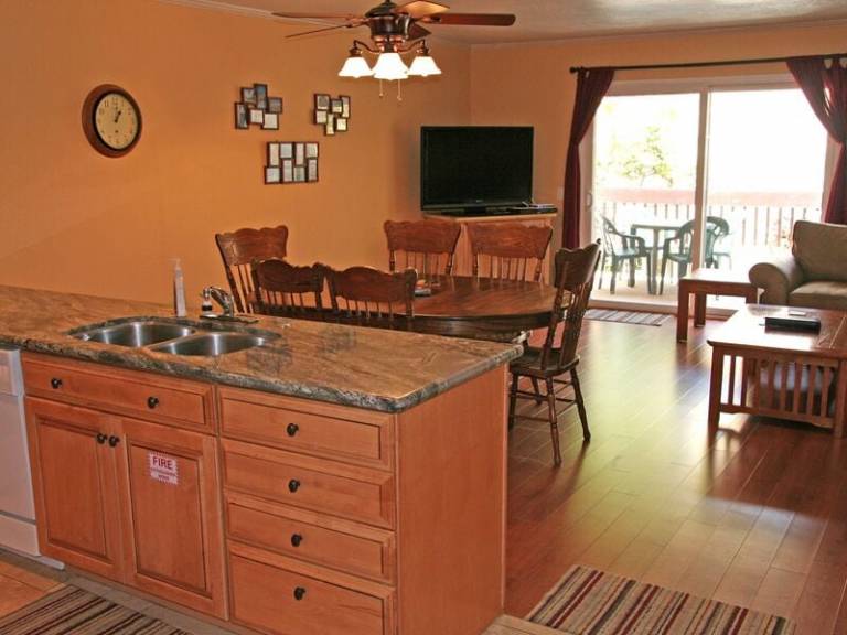 Condo Avalon