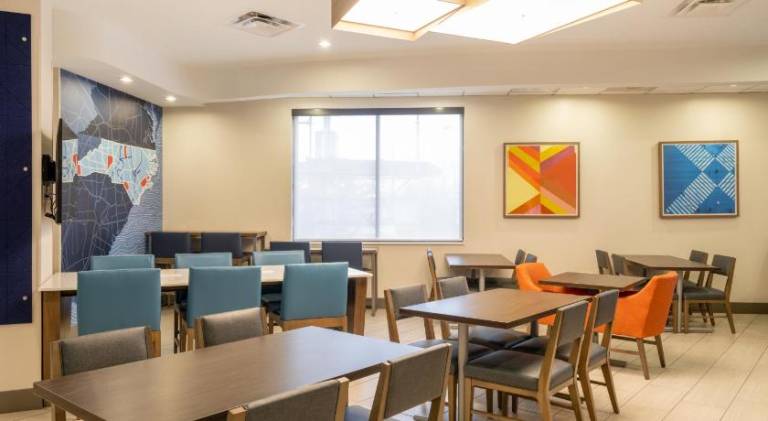Holiday Inn Express & Suites Greensboro - (I-40 @ Wendover) By IHG — photo 5